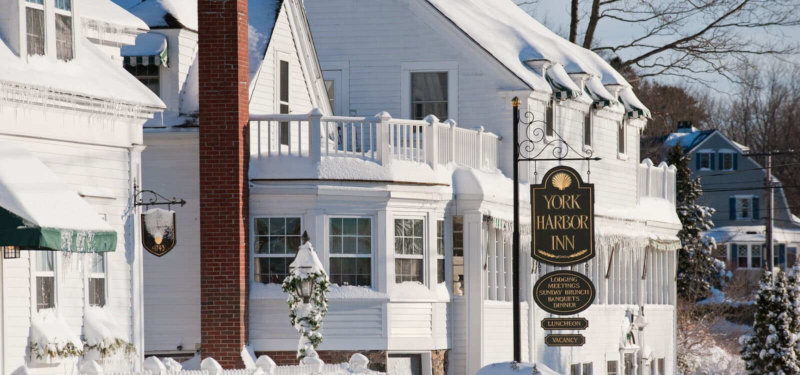 Main Inn Sign Winter