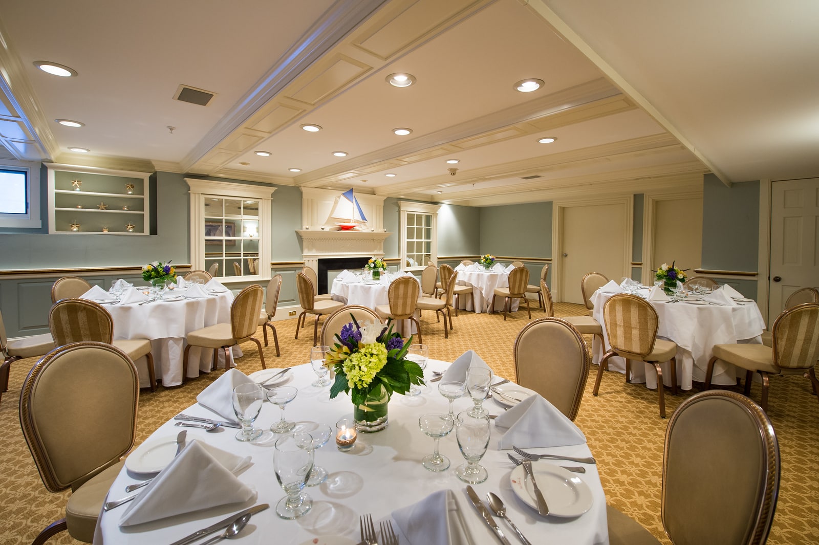 Restaurant with flower decoration