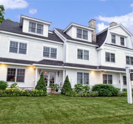 Harbor Hill Inn