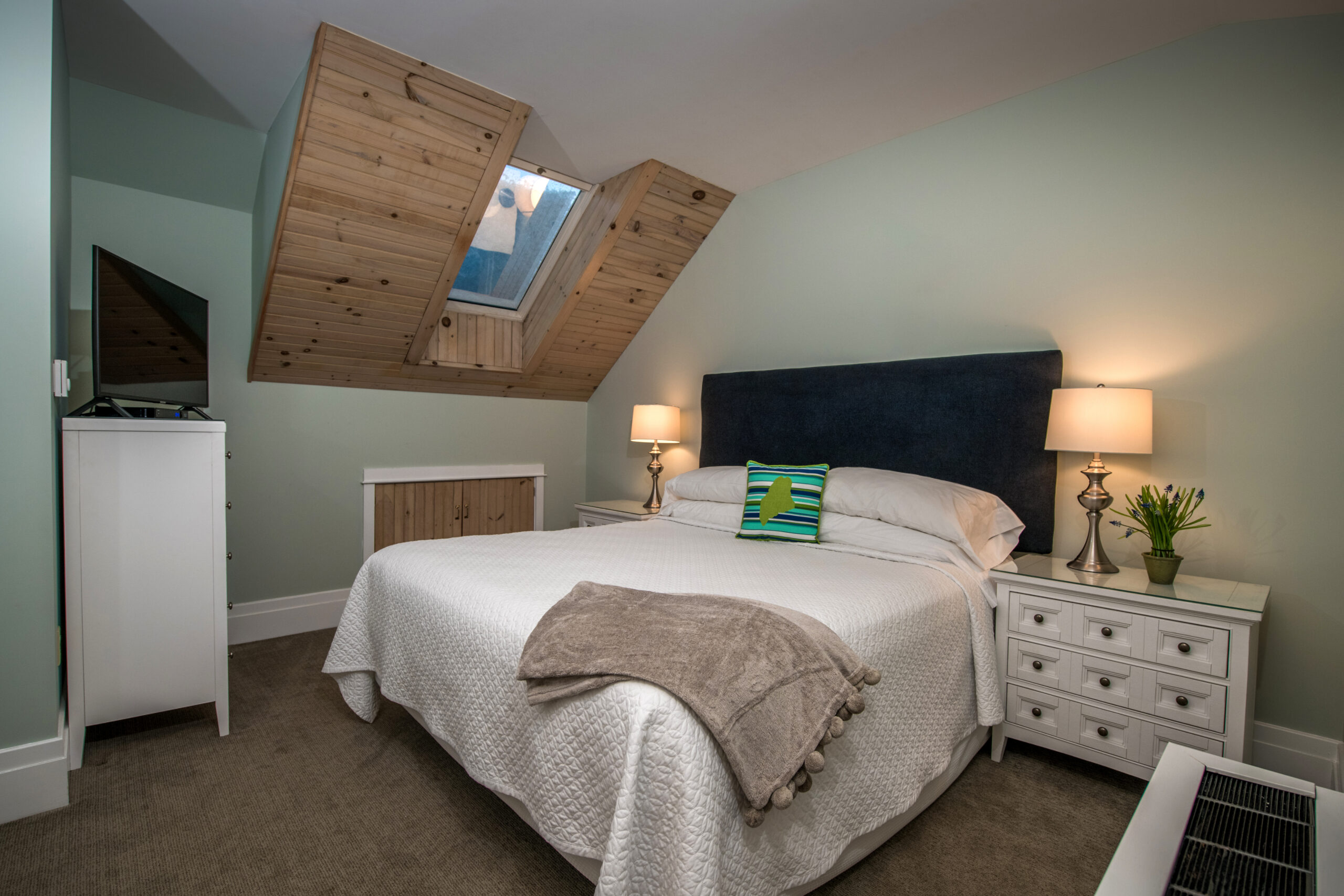 Suite 408 Bedroom - York Harbor Inn