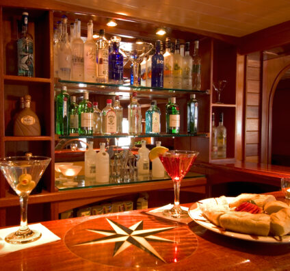 Ship\'s Cellar Pub Martini Bar
