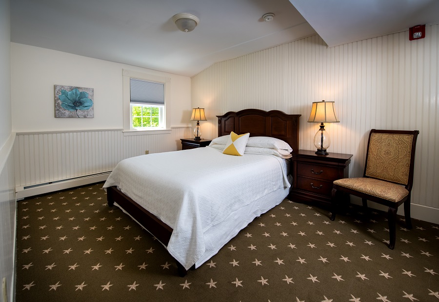 Harbor Crest 509 Suite Queen Bedroom