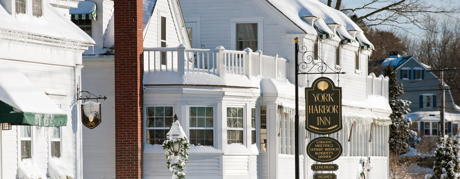 York Harbor Inn Snowy Main inn Facade