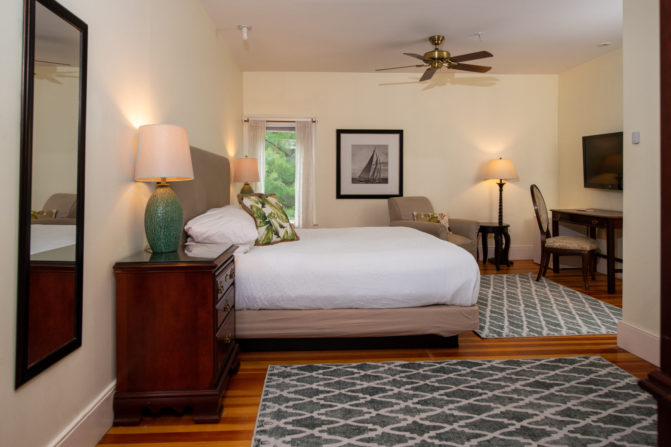 Chapman Cottage Room 605 Bedroom - York Harbor Inn